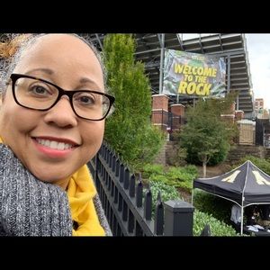 Meet your Posher, Regina